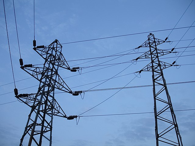 Clean energy versus non-renewables: the fight goes on in Congress and the courts